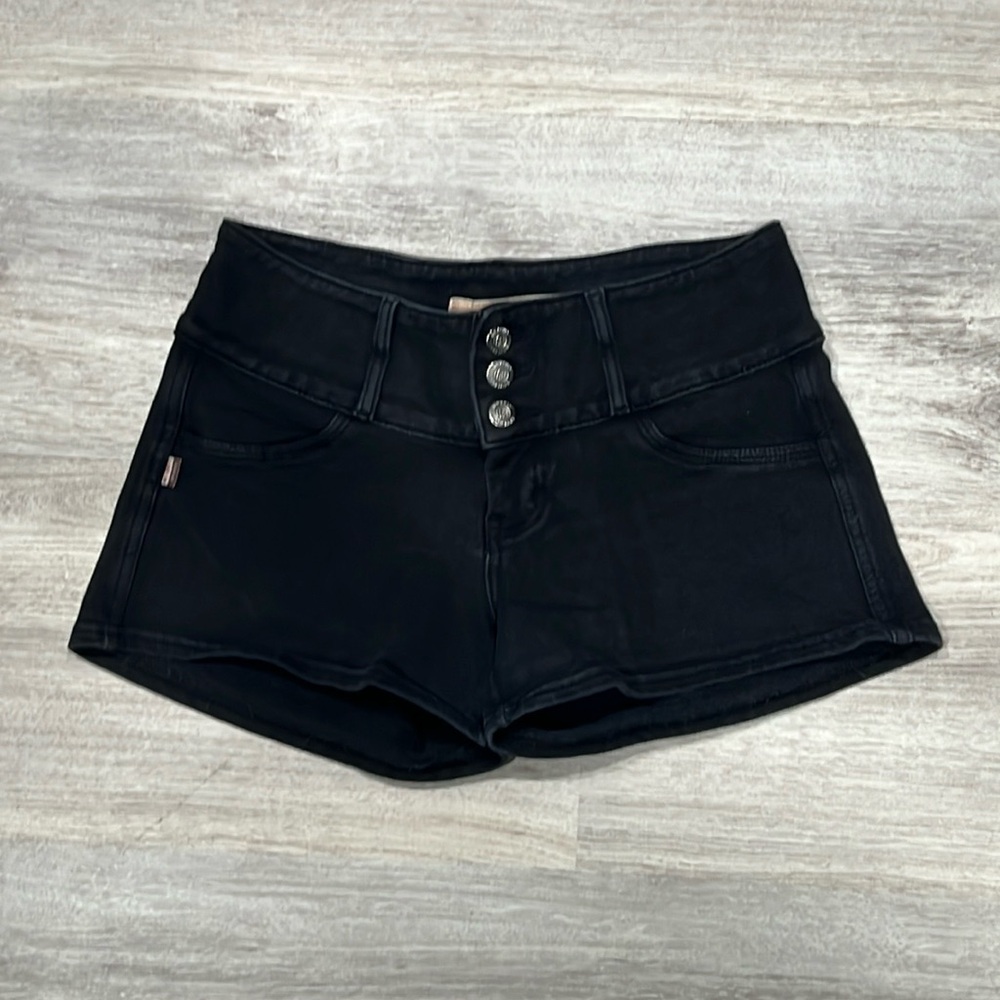 Juniors Black Beverly Jean Shorts